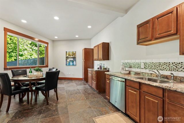 6501 215th Avenue SE, Snohomish, WA 98290