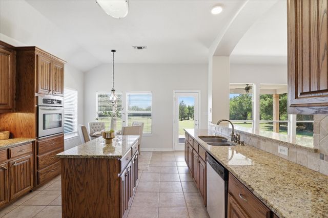 4764 S Fm 271, Bonham, TX 75418