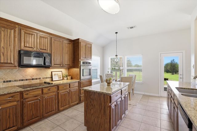 4764 S Fm 271, Bonham, TX 75418