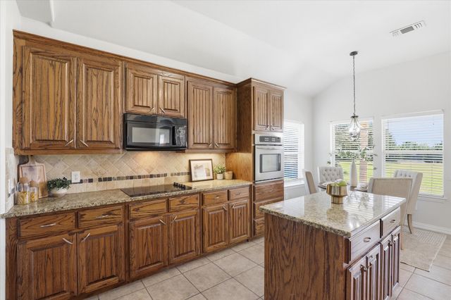 4764 S Fm 271, Bonham, TX 75418