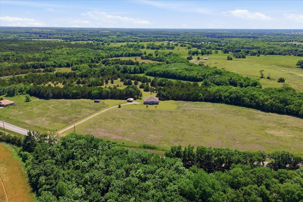 4764 S Fm 271, Bonham, TX 75418