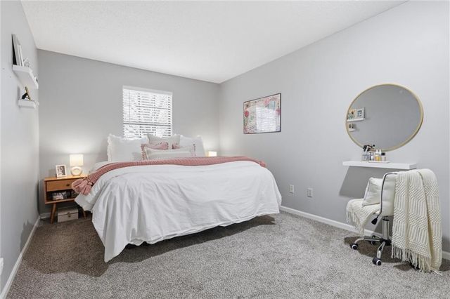 8671 N Hull Avenue, Kansas City, MO 64154