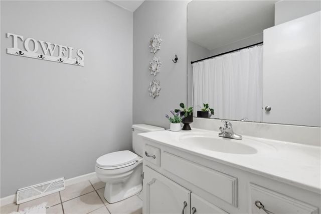 8671 N Hull Avenue, Kansas City, MO 64154