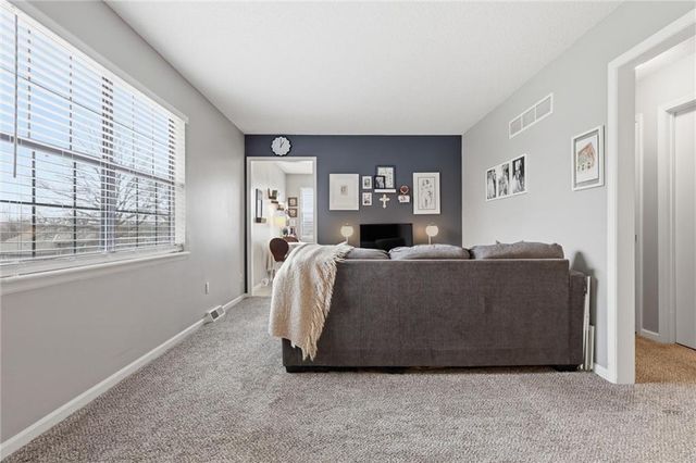8671 N Hull Avenue, Kansas City, MO 64154