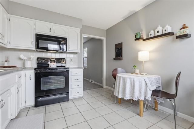 8671 N Hull Avenue, Kansas City, MO 64154