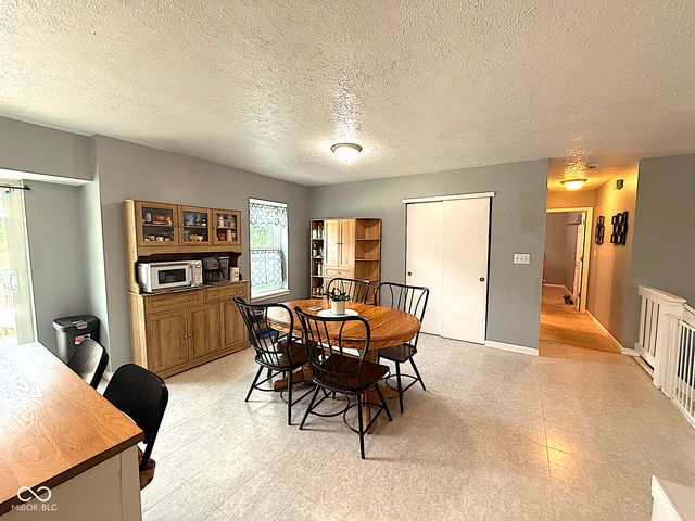 9102 Fireside, Indianapolis, IN 46250