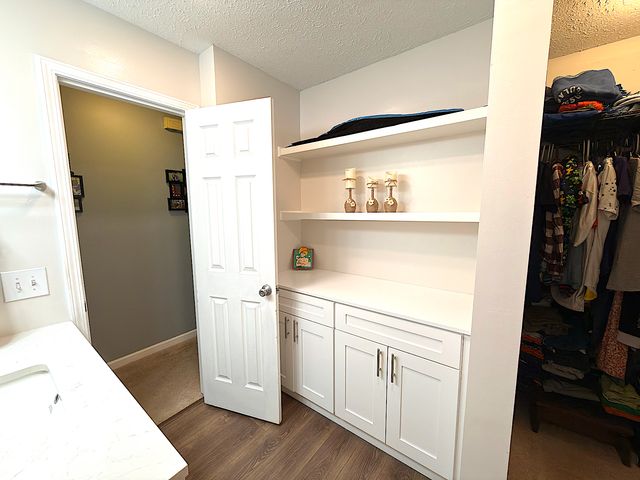 9102 Fireside, Indianapolis, IN 46250