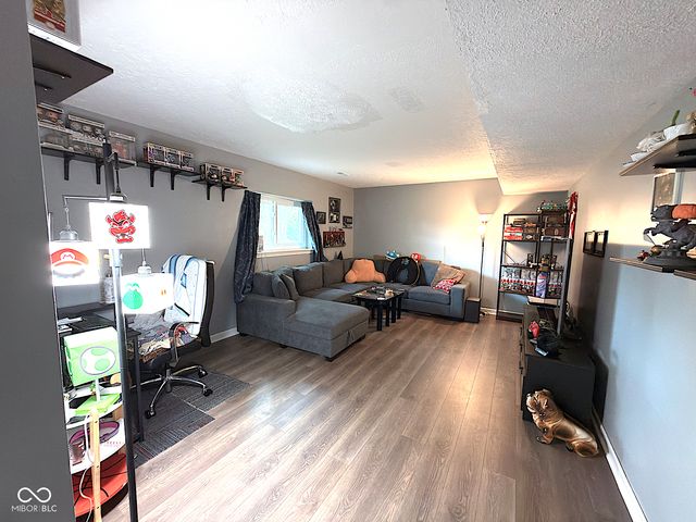 9102 Fireside, Indianapolis, IN 46250