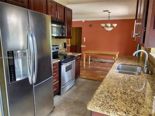 516 NE 28th Dr, Wilton Manors, FL 33334