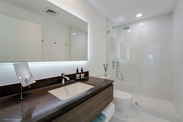 350 Ocean Dr 405N, Key Biscayne, FL 33149