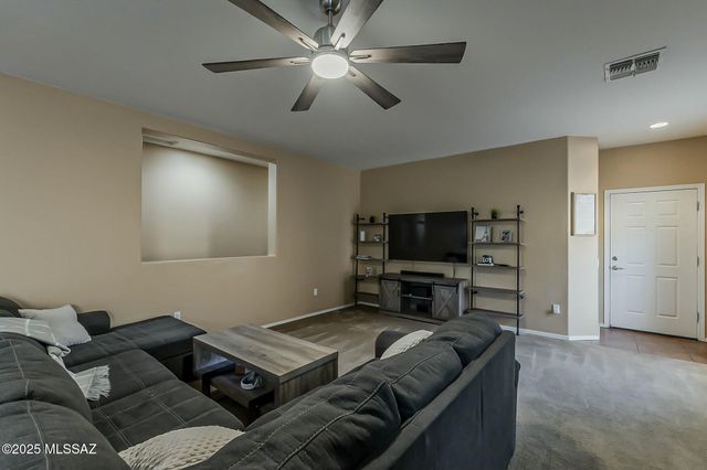 926 W Via De Gala, Sahuarita, AZ 85629