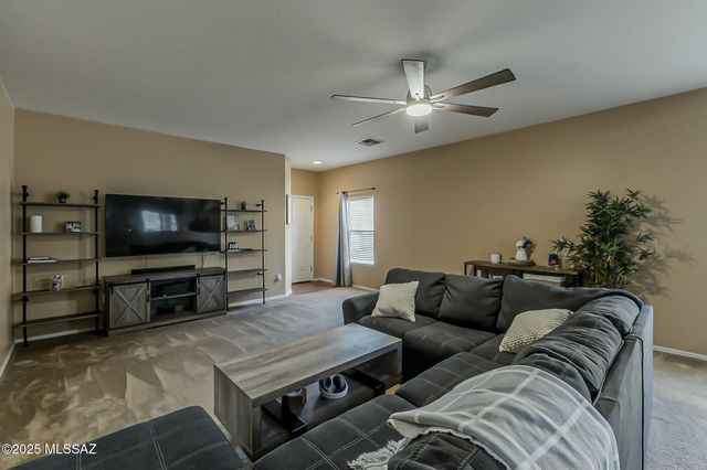 926 W Via De Gala, Sahuarita, AZ 85629