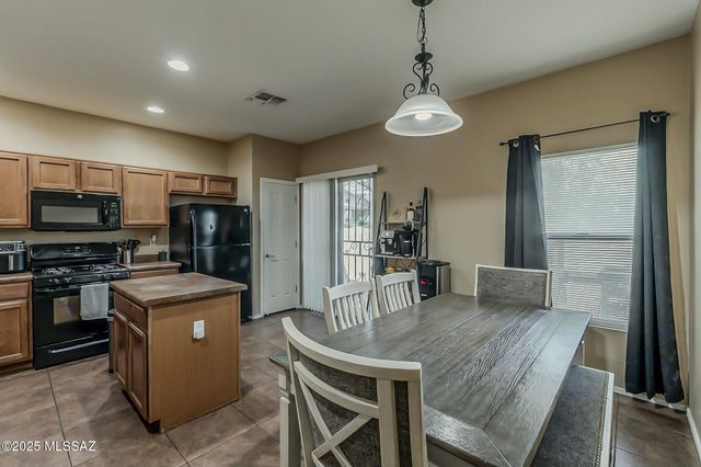 926 W Via De Gala, Sahuarita, AZ 85629