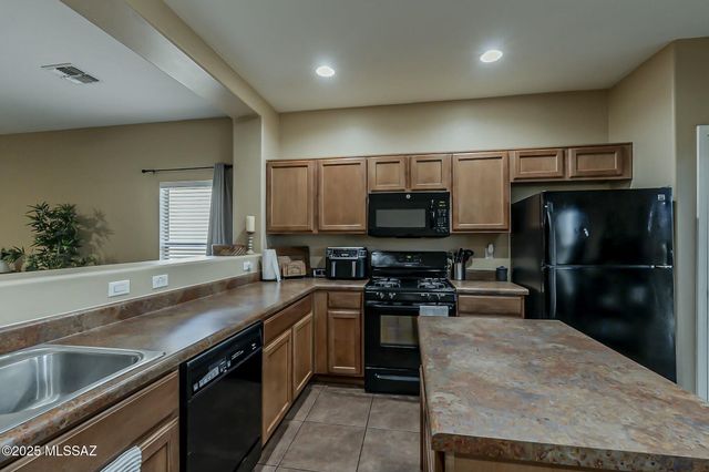 926 W Via De Gala, Sahuarita, AZ 85629