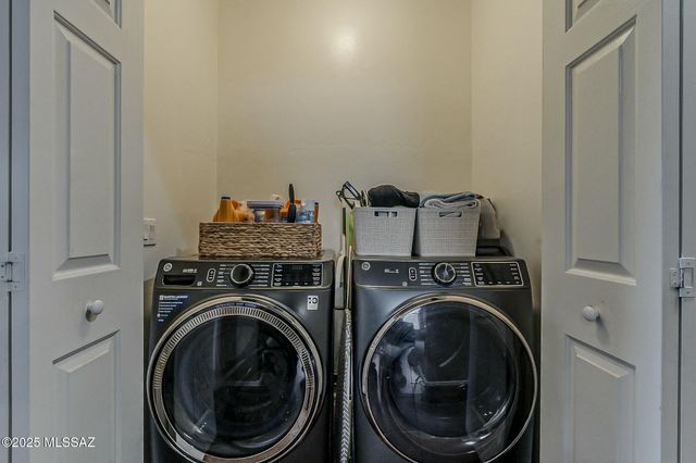 926 W Via De Gala, Sahuarita, AZ 85629