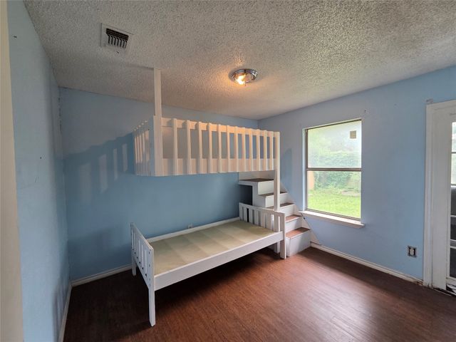 1613 S Bent Tree Trail, Grand Prairie, TX 75052