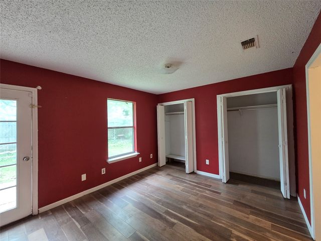 1613 S Bent Tree Trail, Grand Prairie, TX 75052