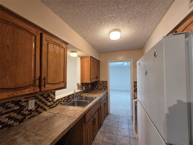 1613 S Bent Tree Trail, Grand Prairie, TX 75052