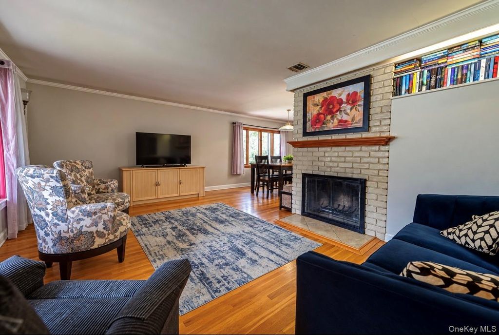 1109 Sunapee Road, West Hempstead, NY 11552 — photo 3