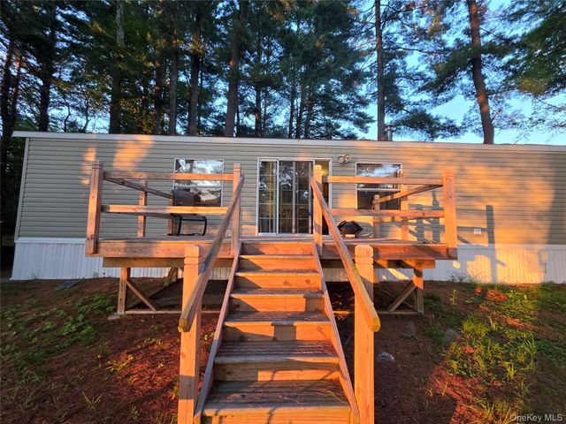 25 George Segar Road, Swan Lake, NY 12783