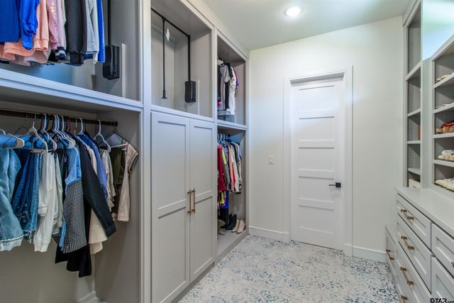 12240 Jazmin Cir, Flint, TX 75762