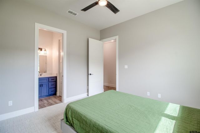 12240 Jazmin Cir, Flint, TX 75762