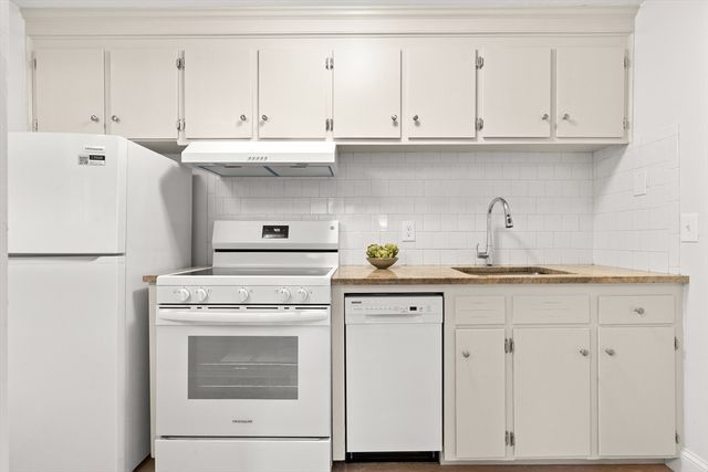 37 Holten St 2, Danvers, MA 01923