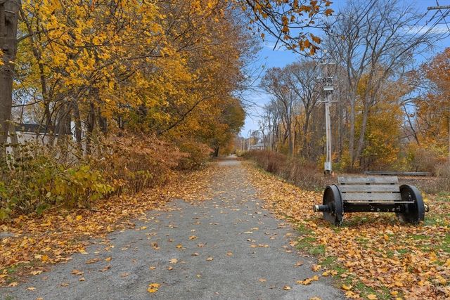 37 Holten St 2, Danvers, MA 01923