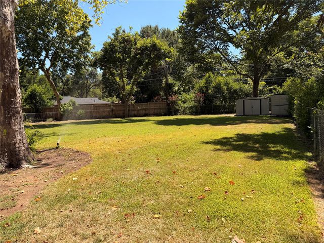 2010 Goldenrod Lane, Arlington, TX 76013
