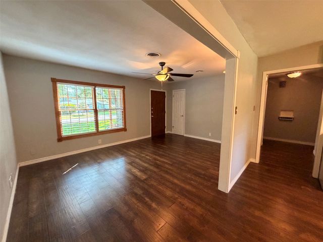 2010 Goldenrod Lane, Arlington, TX 76013