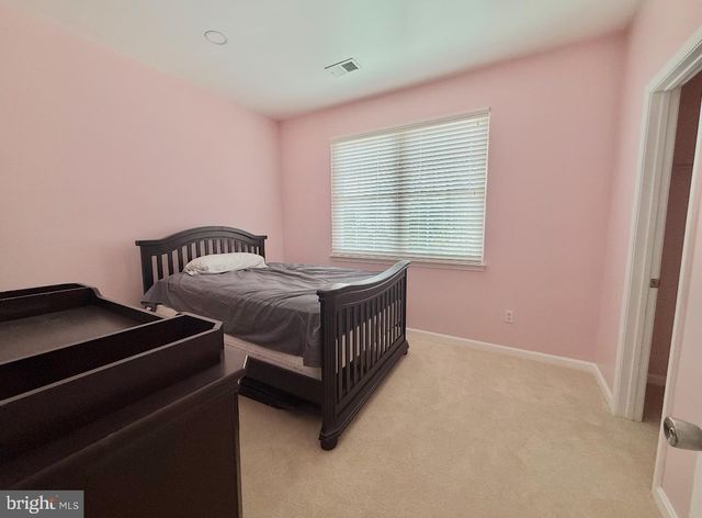 12410 IONA SOUND DR, Bristow, VA 20136