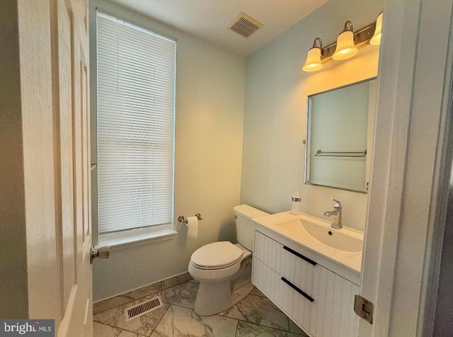 12410 IONA SOUND DR, Bristow, VA 20136