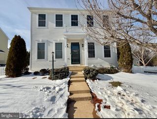 12410 IONA SOUND DR, Bristow, VA 20136