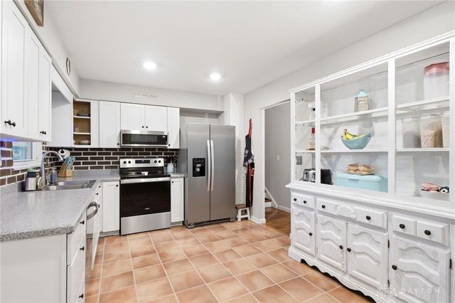 5428 Splitrock Drive, Dayton, OH 45424