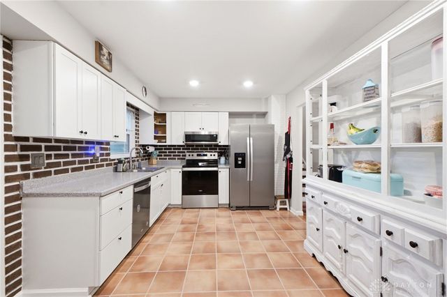 5428 Splitrock Drive, Dayton, OH 45424