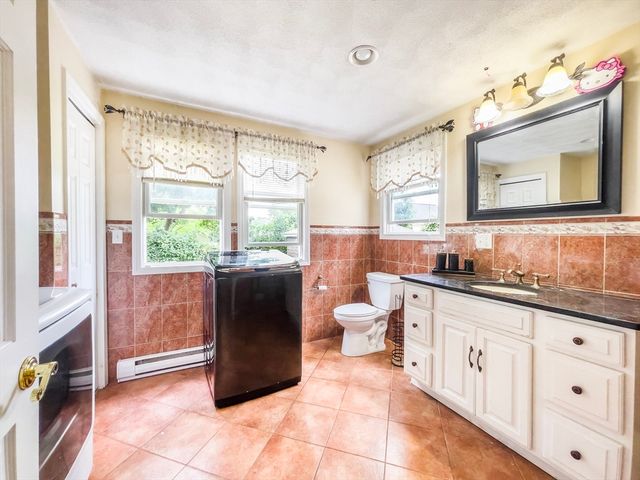 38 Ames Ave, West Springfield, MA 01089