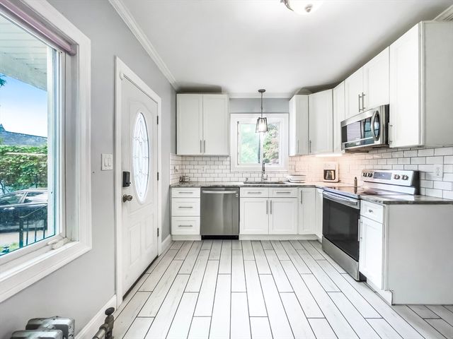 38 Ames Ave, West Springfield, MA 01089
