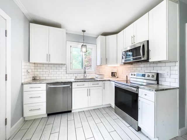 38 Ames Ave, West Springfield, MA 01089