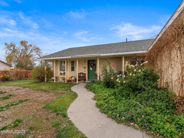 215 Hunter Park Way, Fallon, NV 89406