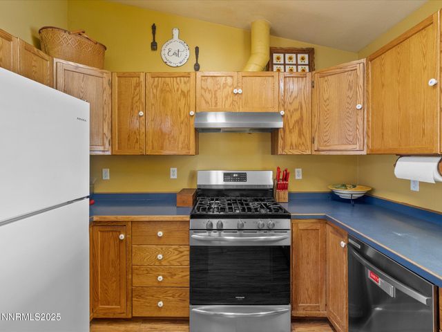 215 Hunter Park Way, Fallon, NV 89406