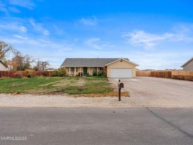 215 Hunter Park Way, Fallon, NV 89406