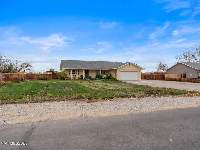 215 Hunter Park Way, Fallon, NV 89406