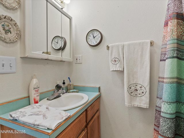 215 Hunter Park Way, Fallon, NV 89406