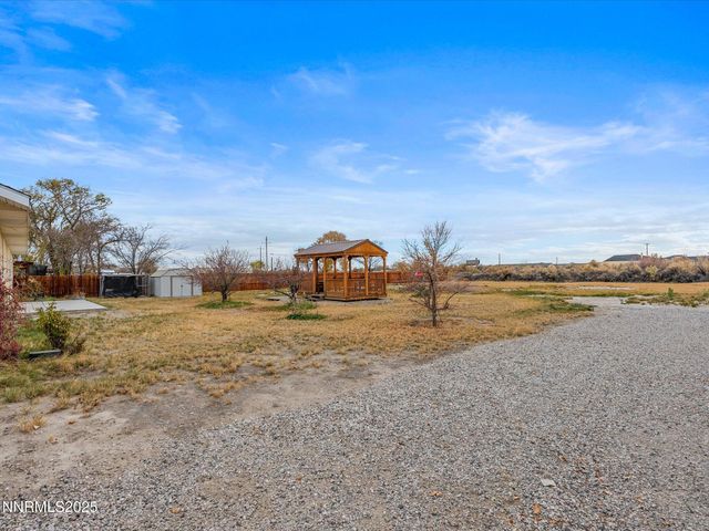 215 Hunter Park Way, Fallon, NV 89406