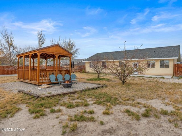 215 Hunter Park Way, Fallon, NV 89406