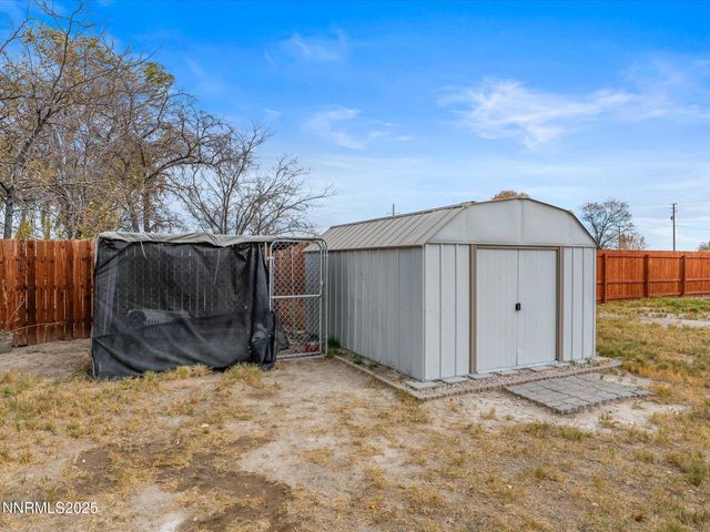 215 Hunter Park Way, Fallon, NV 89406