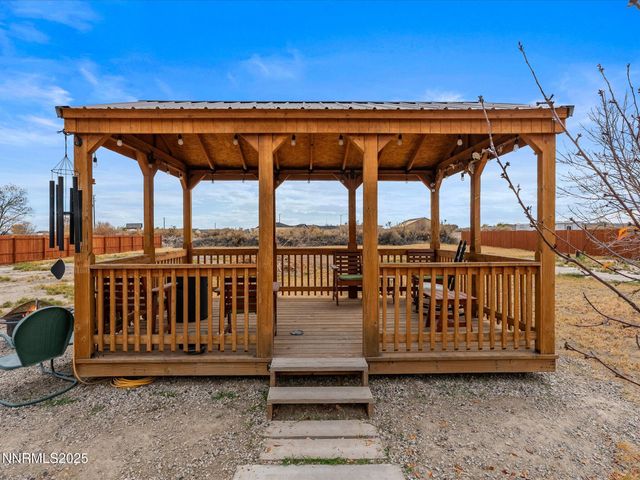 215 Hunter Park Way, Fallon, NV 89406