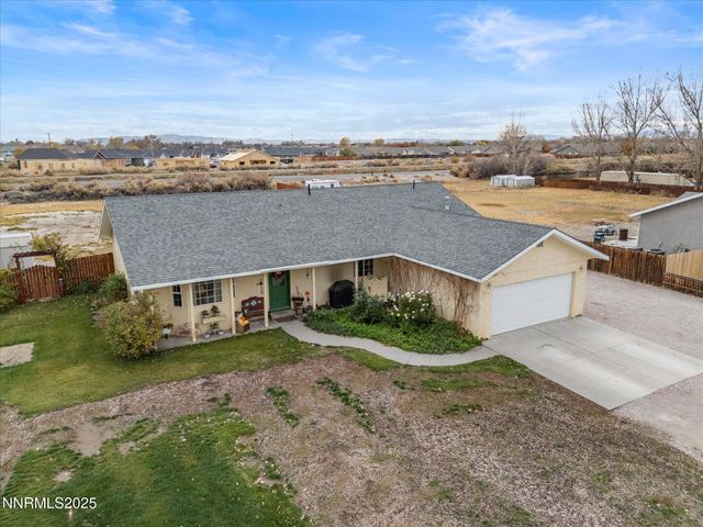 215 Hunter Park Way, Fallon, NV 89406