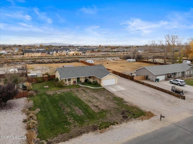 215 Hunter Park Way, Fallon, NV 89406