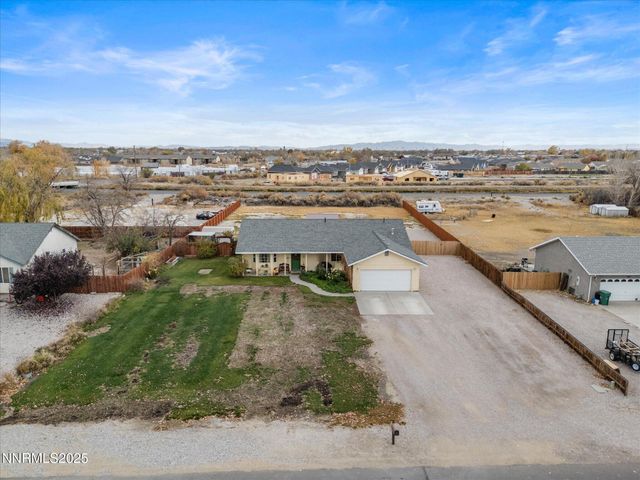 215 Hunter Park Way, Fallon, NV 89406